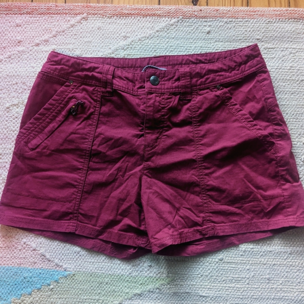 Title Nine Big B Shorts Size 8